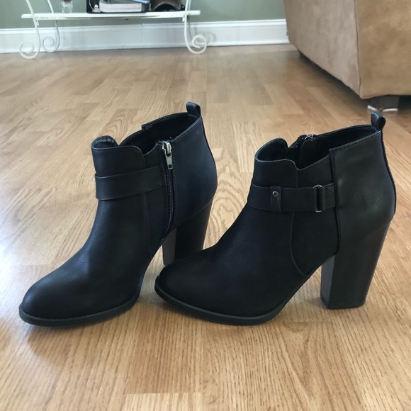 Booties NWOT - Picture 2 of 3